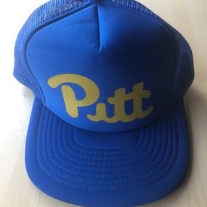 Pittsburgh Panthers Snapback Mesh truckers hat.